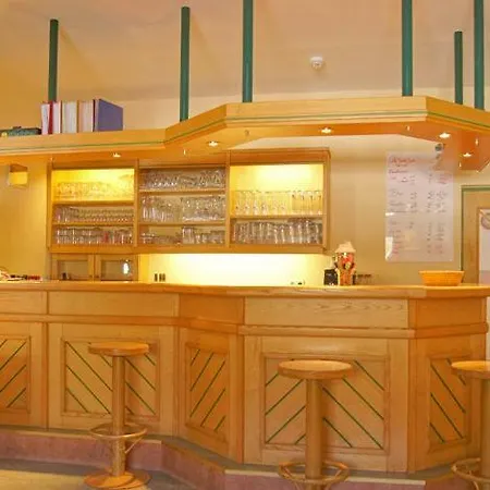 Albergue Jugendgastehaus Steiner *